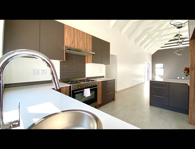 3 BEDROOM HOUSE FOR SALE IN BRITANNIA REEF ESTATE